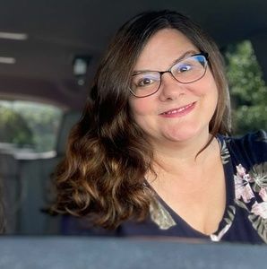 Meet your Posher, Angie